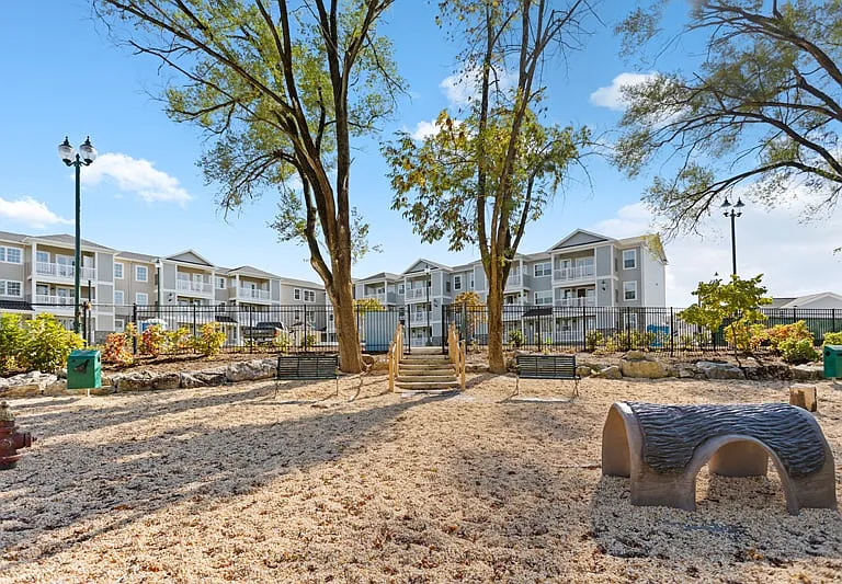 River Pointe — Photo 20
