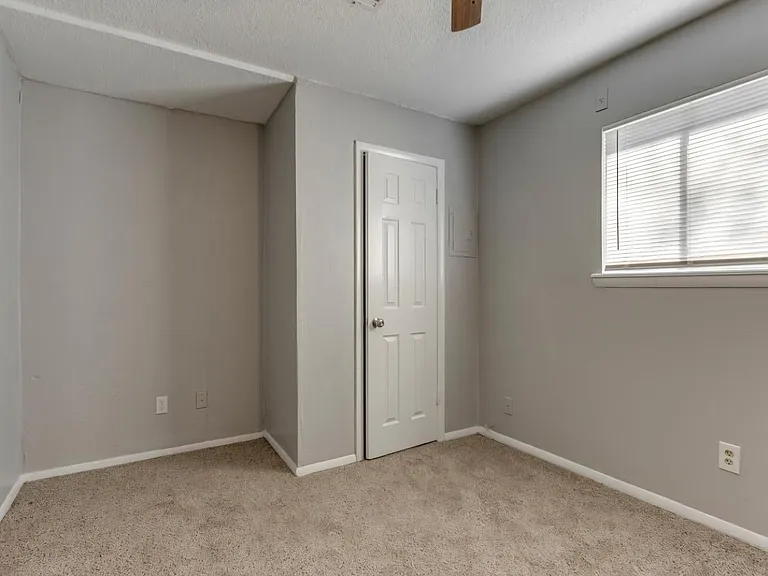 207 Stanton Dr — Photo 9