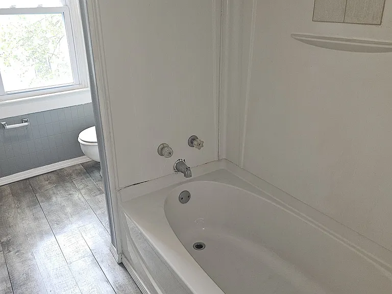 1820 Holmden Ave #2 — Photo 4