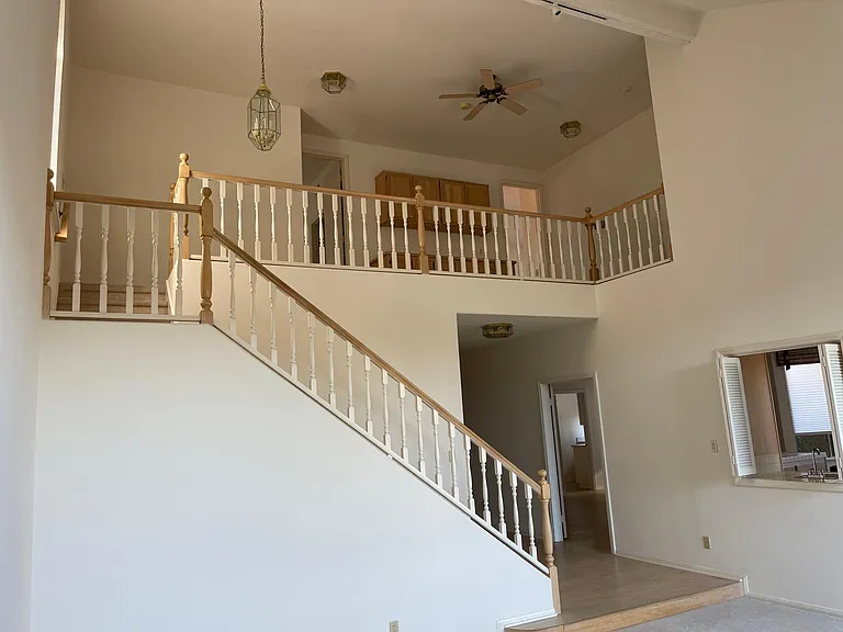 12023 Versailles Ct — Photo 9