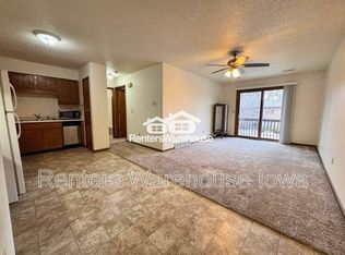 1115 W 1st St #202, Ankeny, IA 50023