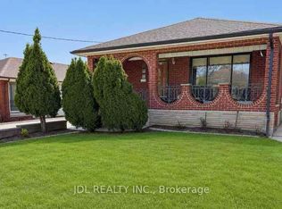 40 Montana Ave, Toronto, ON M3M 1B6