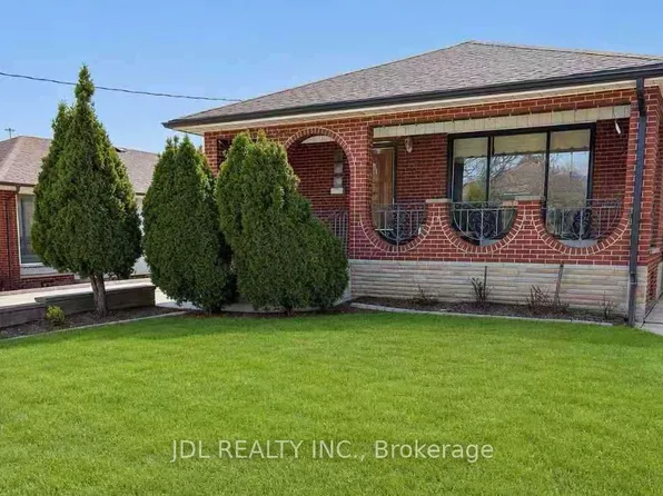 40 Montana Ave, Toronto, ON M3M 1B6