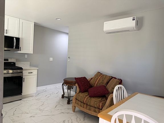 4th image of 1938 Massachusetts Ave Room 1