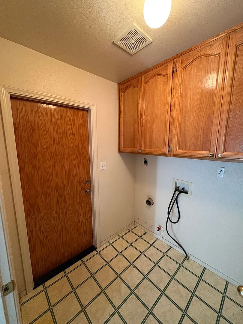 NE Visalia home available now! — Photo 4