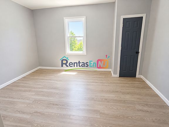 4th image of 319 Coit St #6A