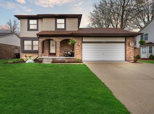 21482 Deerfield Dr, Woodhaven, MI 48183