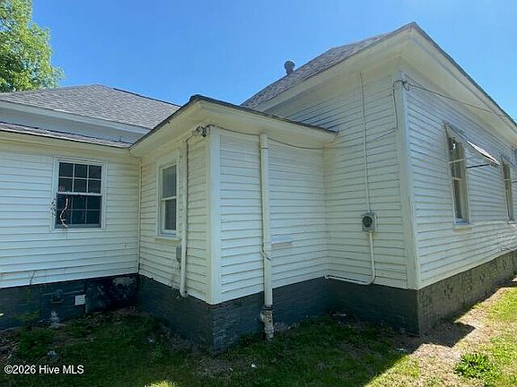 5th image of 330 Villa Street