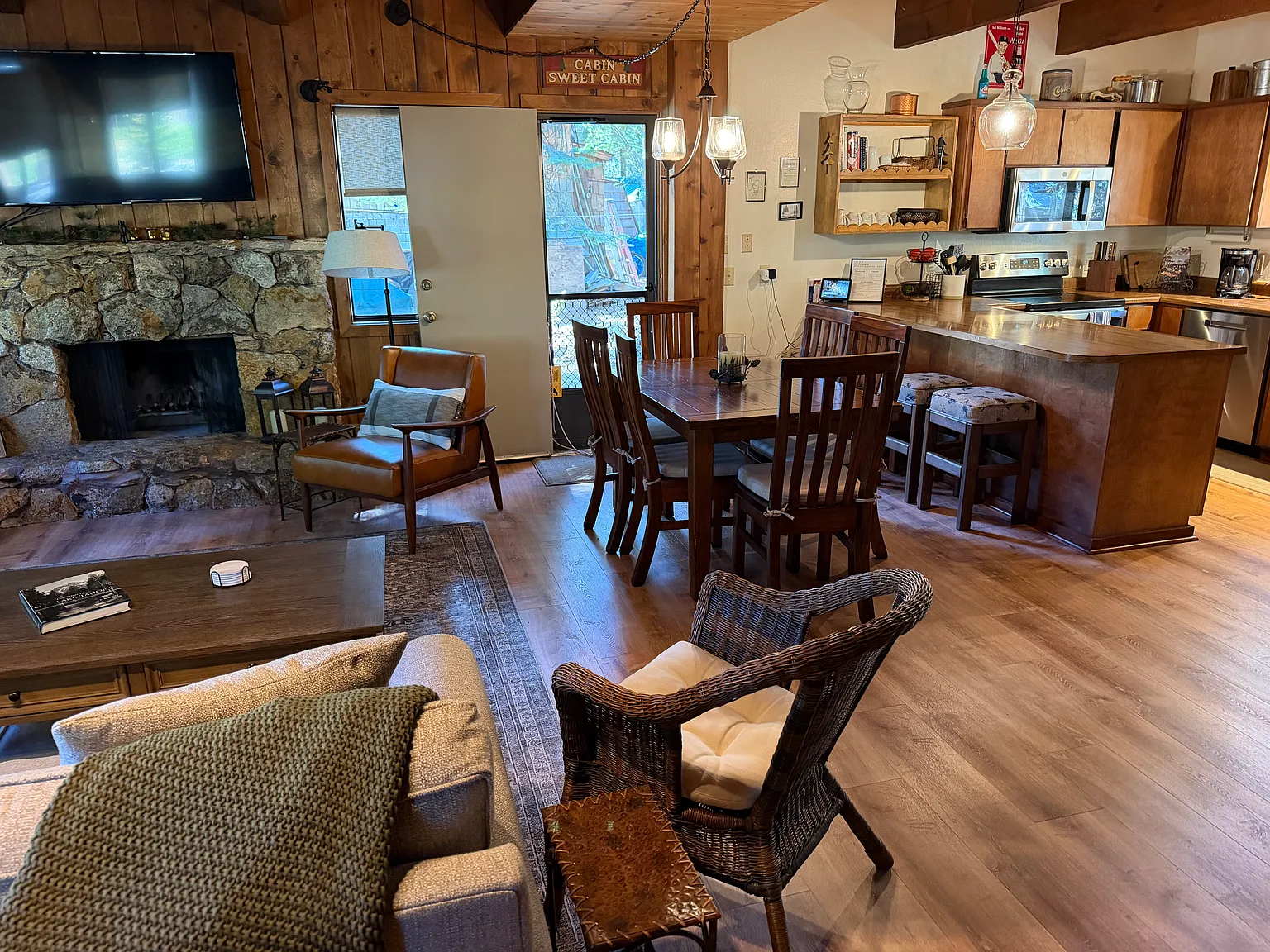3 bed, 1120 sqft, $3,250 — Photo 4