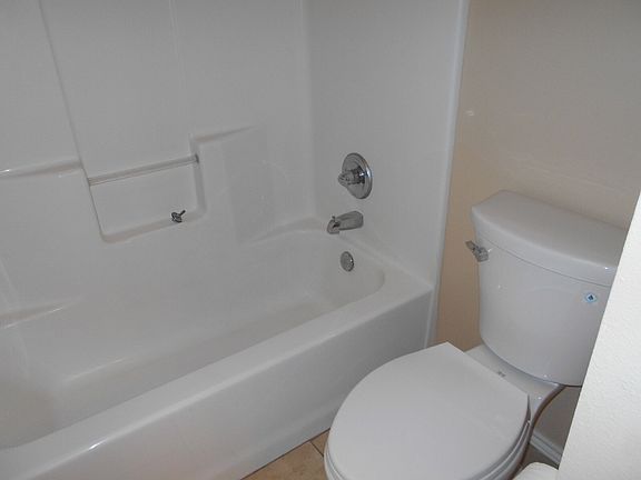 5th image of 6710 Oakridge Ave APT A