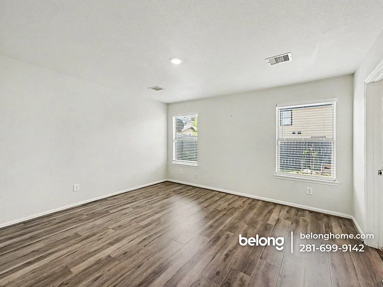 20739 Dickinson Manor Ln — Photo 17