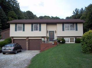 778 Griggy Rd, Hartville, OH 44632