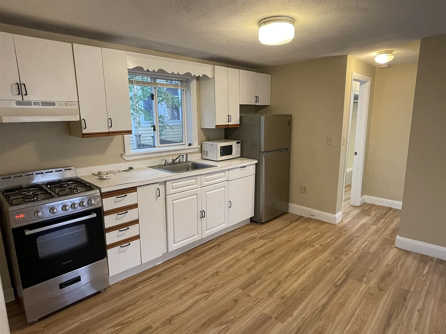 1 bed, 400 sqft, $2,250 — Photo 1