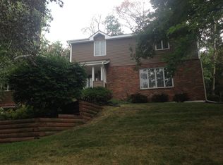 909 Powder Horn Rd, Sun Prairie, WI 53590