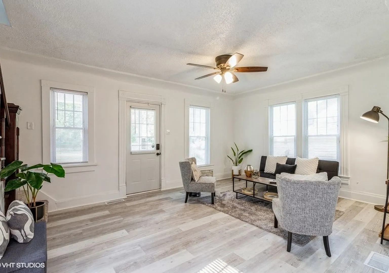 Three Bedroom House — Photo 4