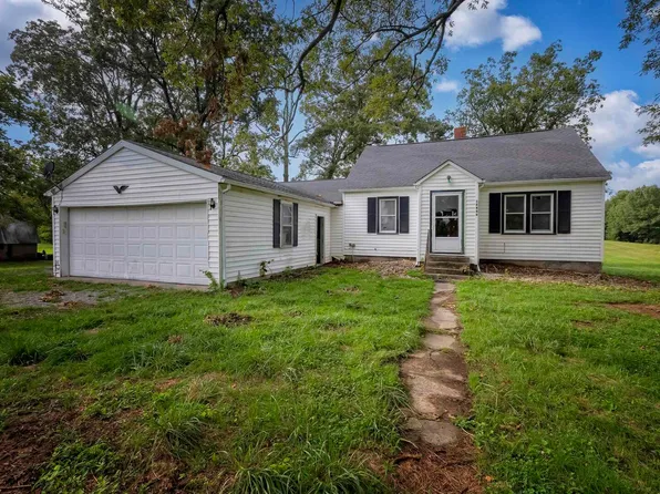 12454 Fox Ln, Marion, IL 62959
