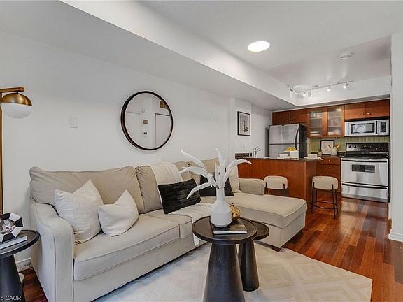 4th image of 38 Western Battery Rd #632