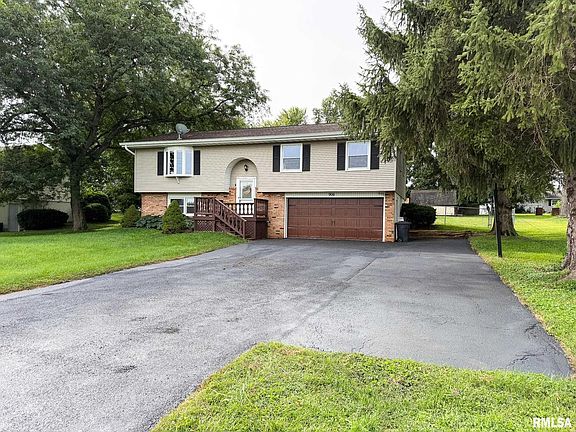 2nd image of 906 Lake Rd
