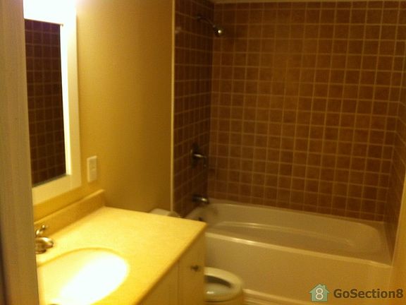 3rd image of 309 Quail Hollow Dr