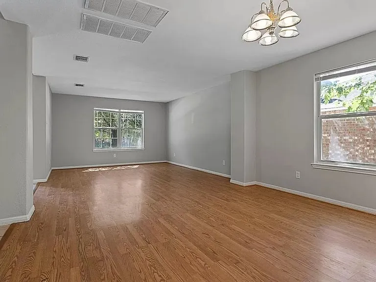 5720 Wharton Dr — Photo 7
