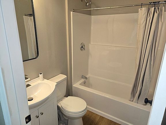 5th image of 230 Hamilton Rd