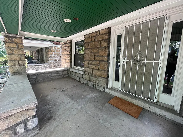 4100 Campbell St — Photo 4