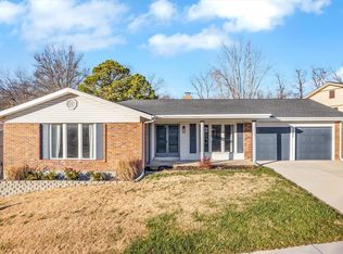 5007 Suson Hills Dr, Saint Louis, MO 63128