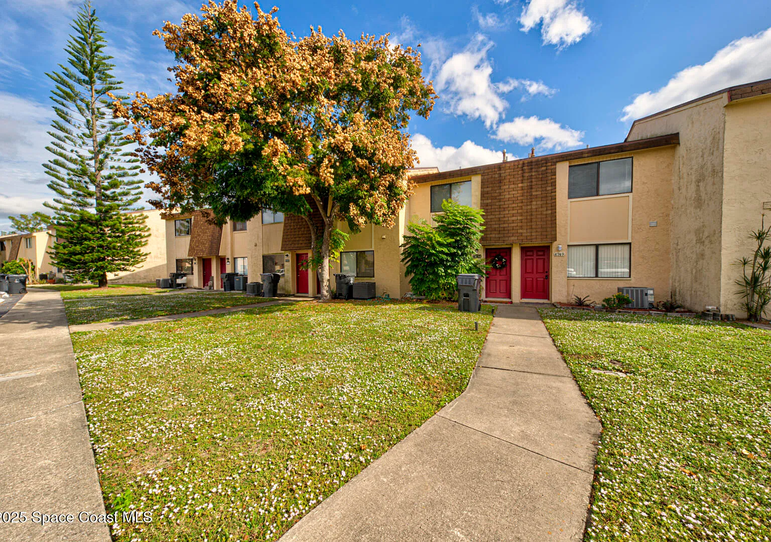 2 bed, 1.5 bath, 1140 sqft, $1,500 — Photo 2