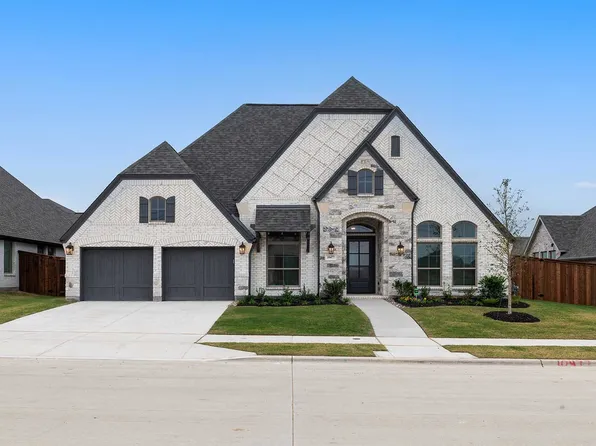10477 Gray Hills Dr, Fort Worth, TX 76126