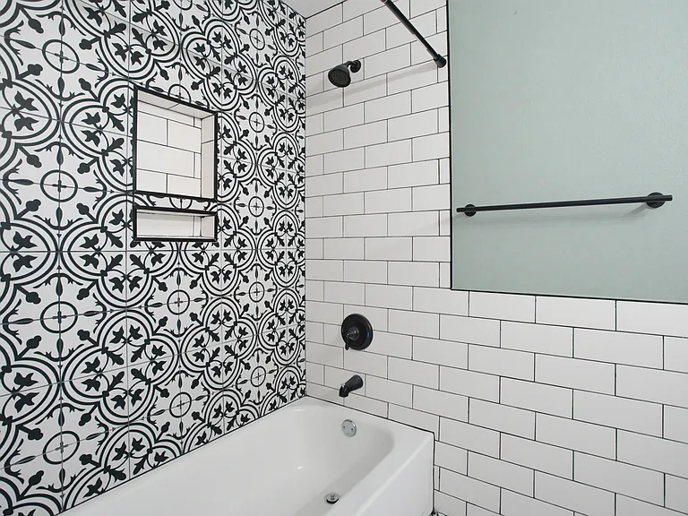 8315 Castlecreek Dr — Photo 21