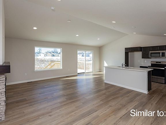 2nd image of 4412 E 43rd St