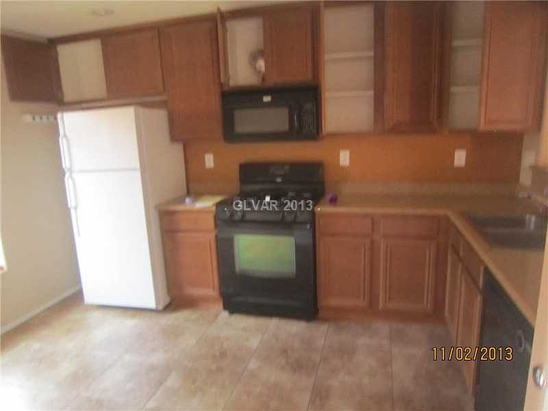 1st image of 751 Loughton St