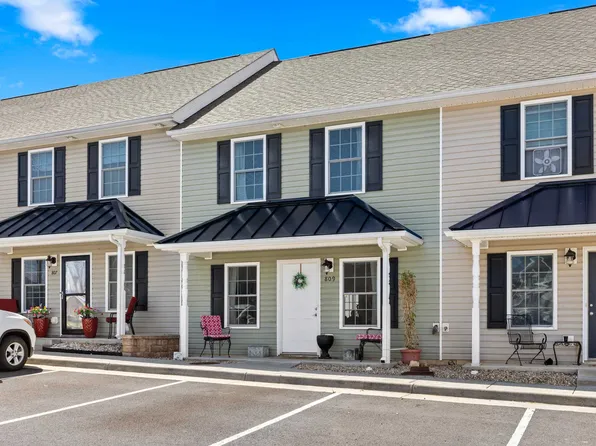 809 Carson Cir, Grottoes, VA 24441