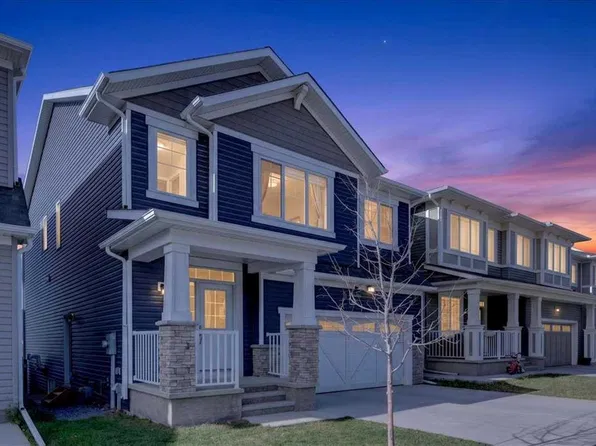 144 E Carringham Way NW, Calgary, AB T3P 1V5