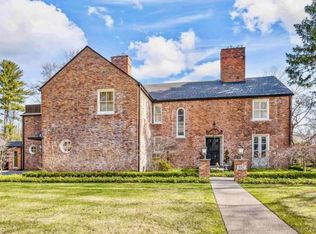 102 Touraine Rd, Grosse Pointe Farms, MI 48236