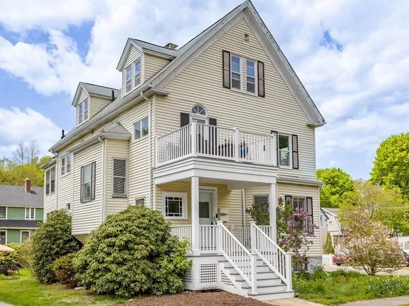 10 Isabella St, Stoneham, MA 02180