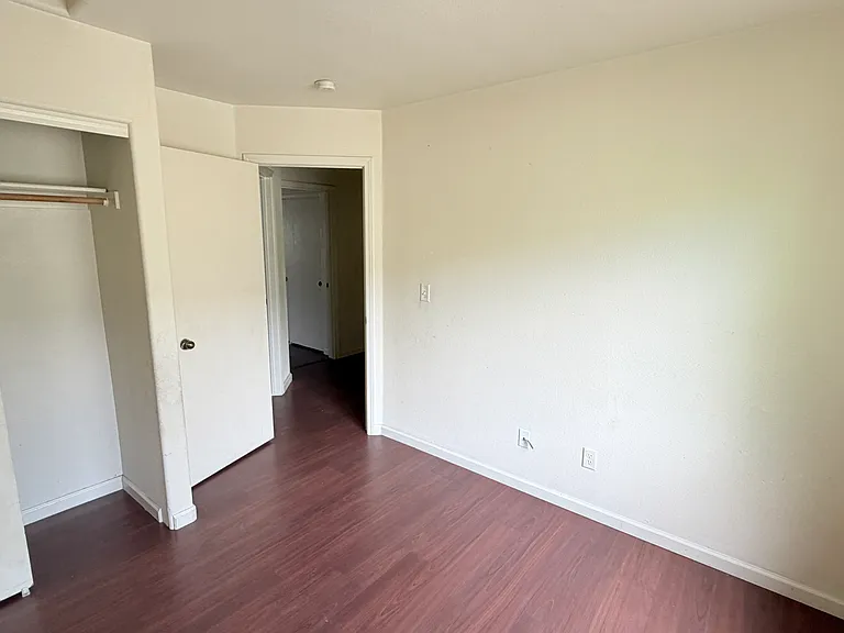 140 Palmer Ct — Photo 1