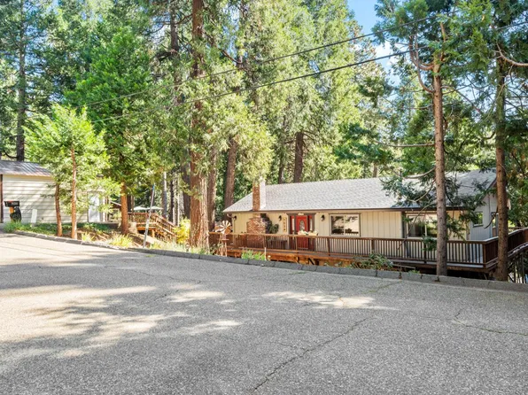7036 Lakewood Dr, Pollock Pines, CA 95726