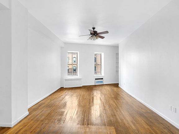 2nd image of 99 Bank St APT 3G