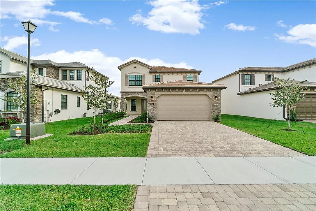 Building Photo - 8755 Grand Prix Ln