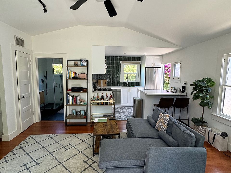 1st image of 627 California Ave #D