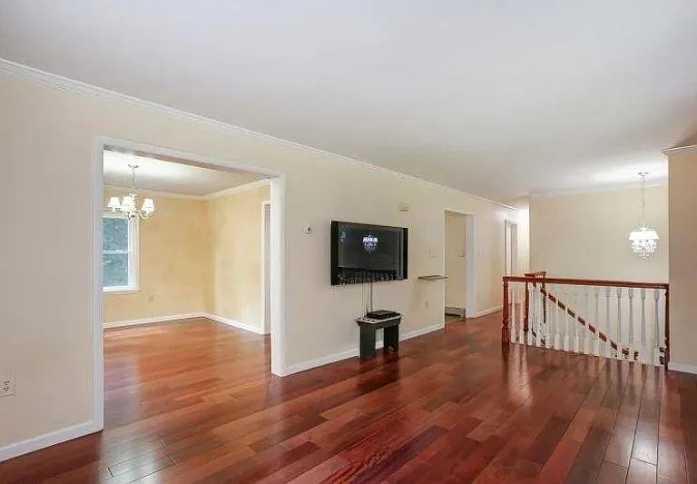 66 Maple St — Photo 4