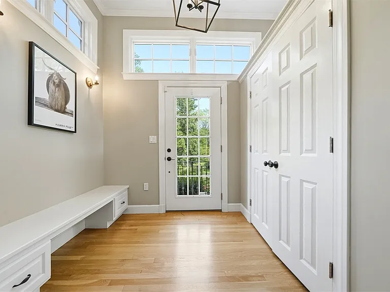 17 Hawthorne Ln — Photo 10