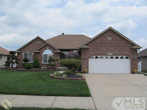 21385 VENICE MACOMB (11).JPG