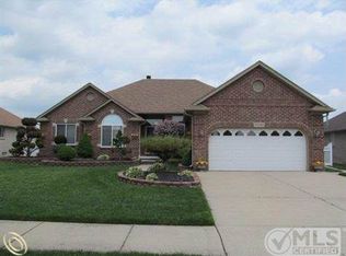 21385 Venice Dr, Macomb, MI 48044