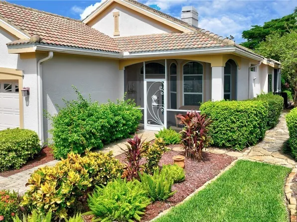 2097 Oxford Ridge Cir, Lehigh Acres, FL 33973