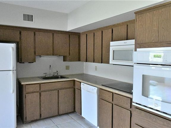 4th image of 2400 Columbia Dr APT 34