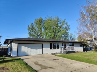 1217 19th Ave SW, Minot, ND 58701