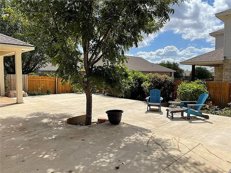 9405 Castle Pines Dr — Photo 26