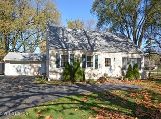 26W414 Geneva Rd, Carol Stream, IL 60188